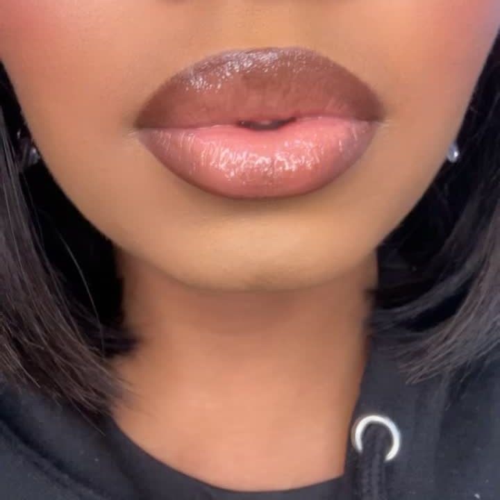 Vide Reel Of Monarach New Lip Gloss